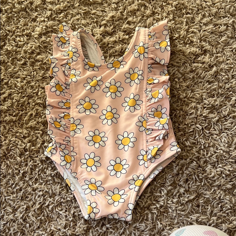 NWOT SIIX Daisy Pop Taffy Ruffle Swimsuit